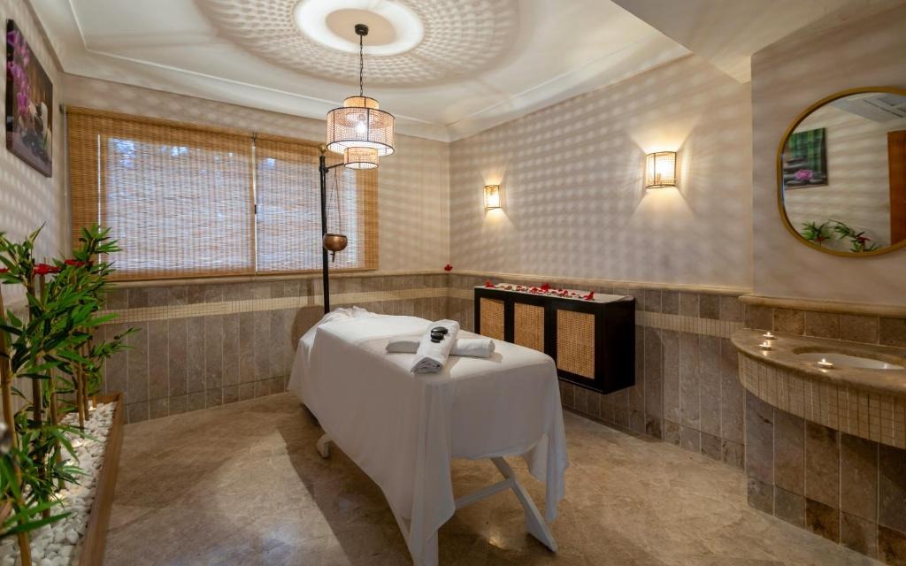 هتل استیجنبرگر مرحبا تالاسو حمامات